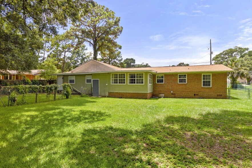 Building Photo - 4300 N 9th Ave