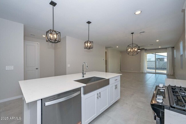 Building Photo - 17619 W Monroe St