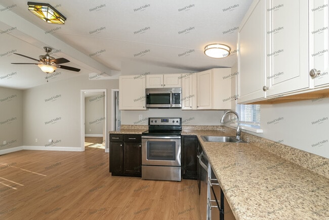 Building Photo - 147 El Jon Ln.