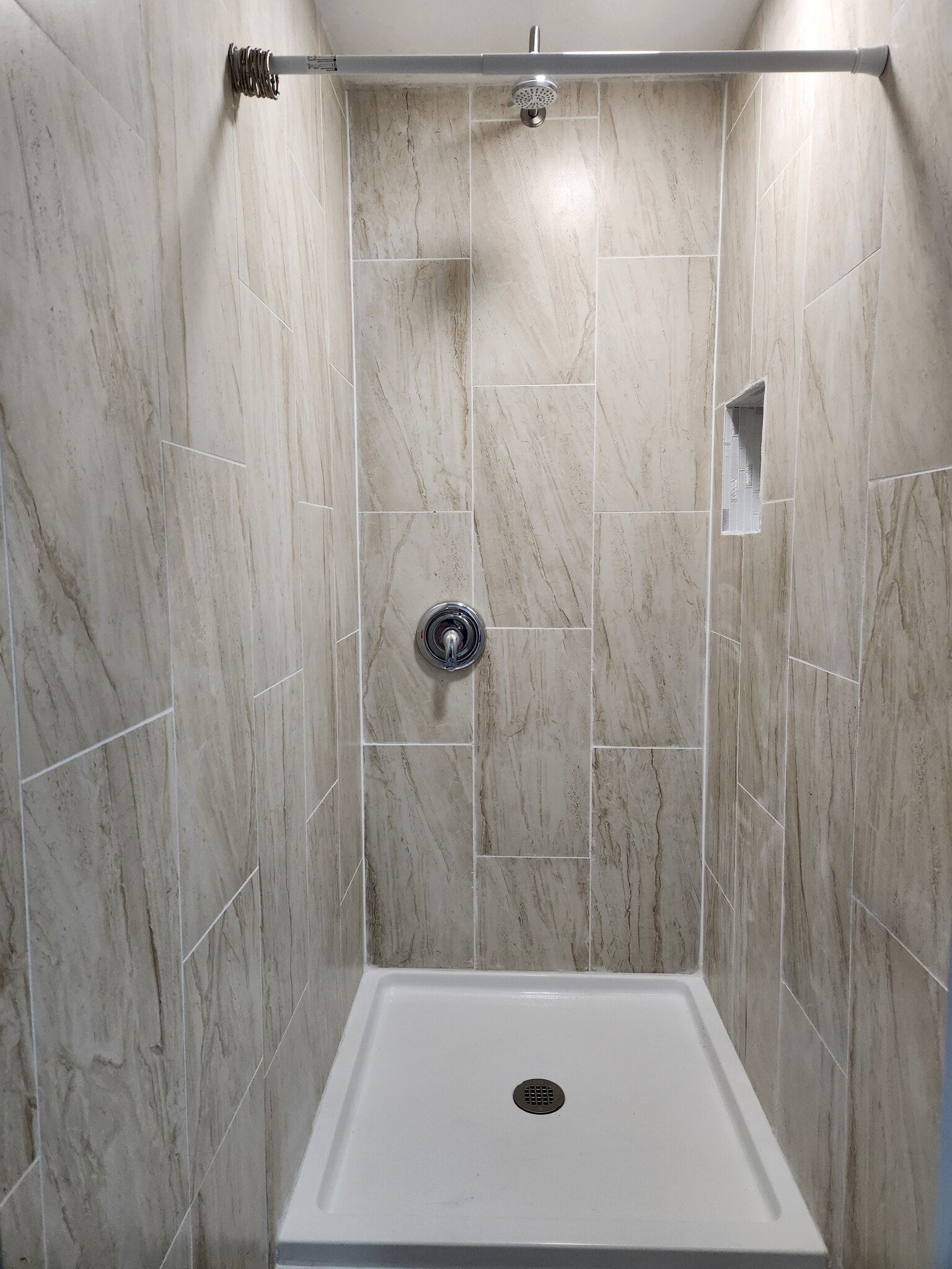 Shower - 7911 Napoleon St