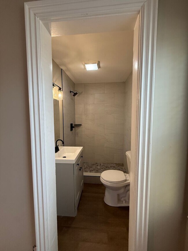 Building Photo - 287 E Eastland St