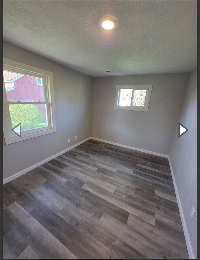 Building Photo - 107 Grundy St