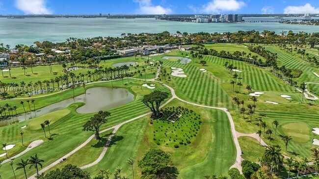 Building Photo - 5661 Pine Tree Dr