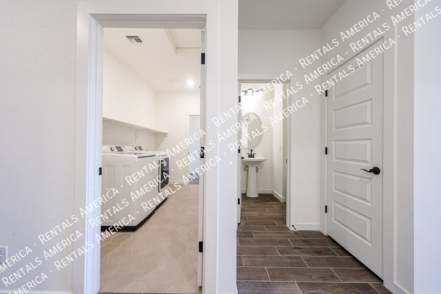 Building Photo - 12557 W Citrus Wy