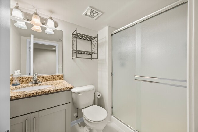 Building Photo - 406 Mary Ann Cir