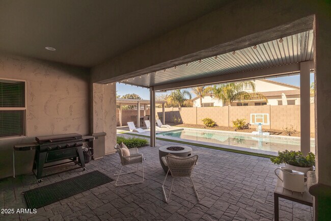 Building Photo - 20194 E Raven Dr