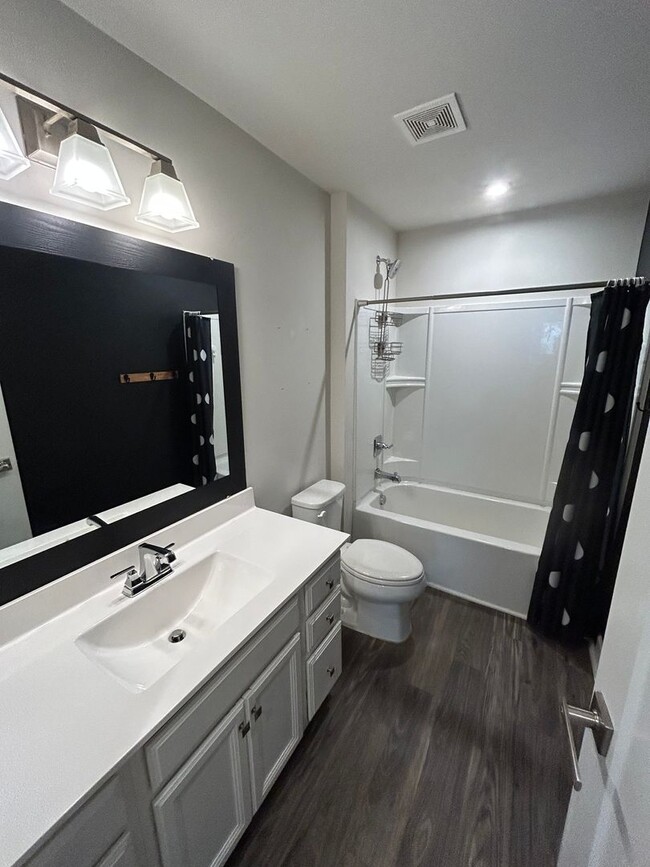 Building Photo - Home in Easley  4 Bedroom 2.5 Bath in the Stonehurst Plantation Community !!!