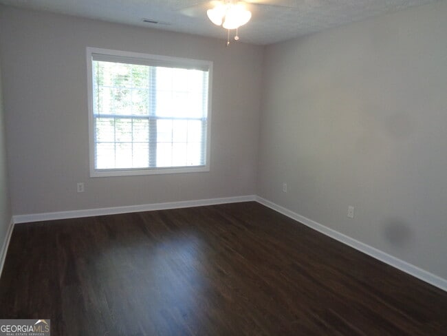 Building Photo - 629 Senoia Rd