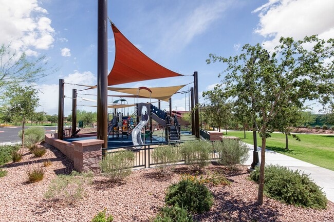 Building Photo - Luxury Summerlin townhome in resort style gated community