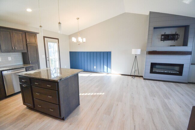 Building Photo - Remodeled 4-Bedroom Home for Rent with Garage & Deck