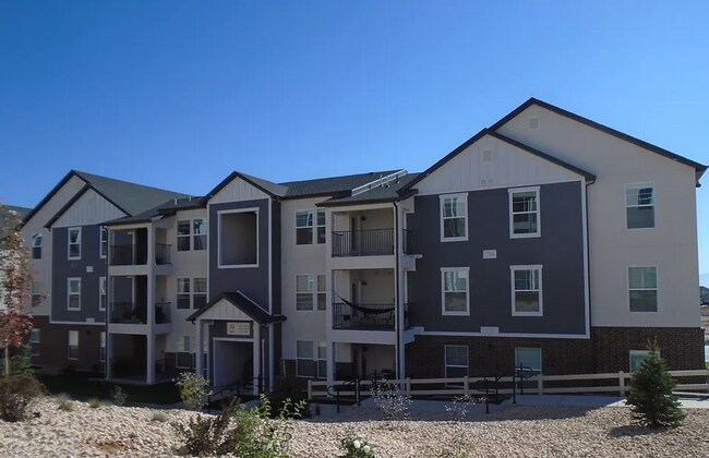 Building Photo - 3 Bed/2 Bathroom house in Saratoga Springs