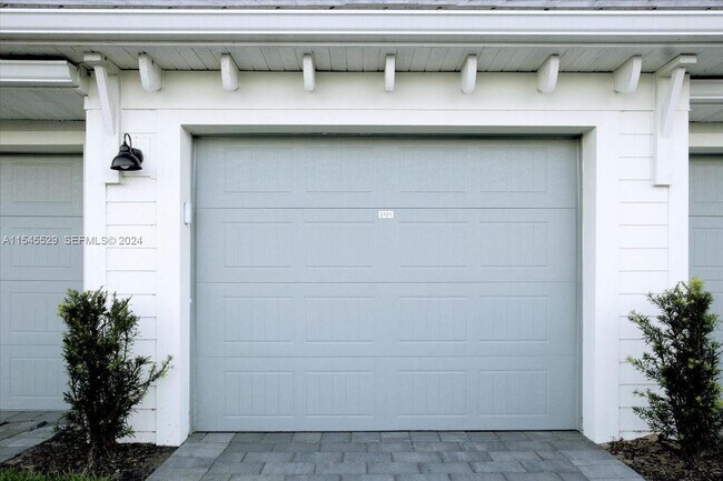 Building Photo - 6047 Ellerston Wy