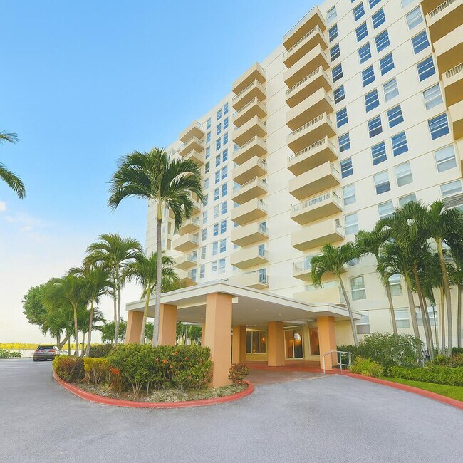 Building Photo - 880 NE 69th St