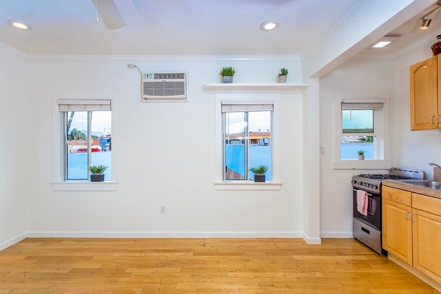 Building Photo - 1650 Winona Blvd