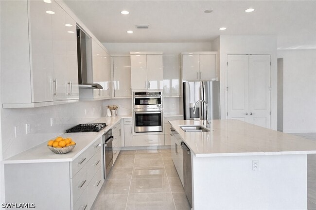 Building Photo - 12770 Woodbury Dr