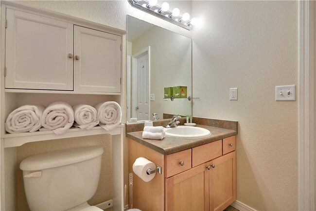 Building Photo - 23 Sage Creek Rd