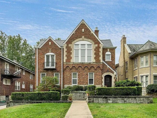 Building Photo - 7256 Pershing Ave