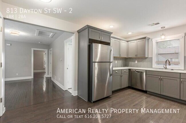 Building Photo - 813 Dayton St SW