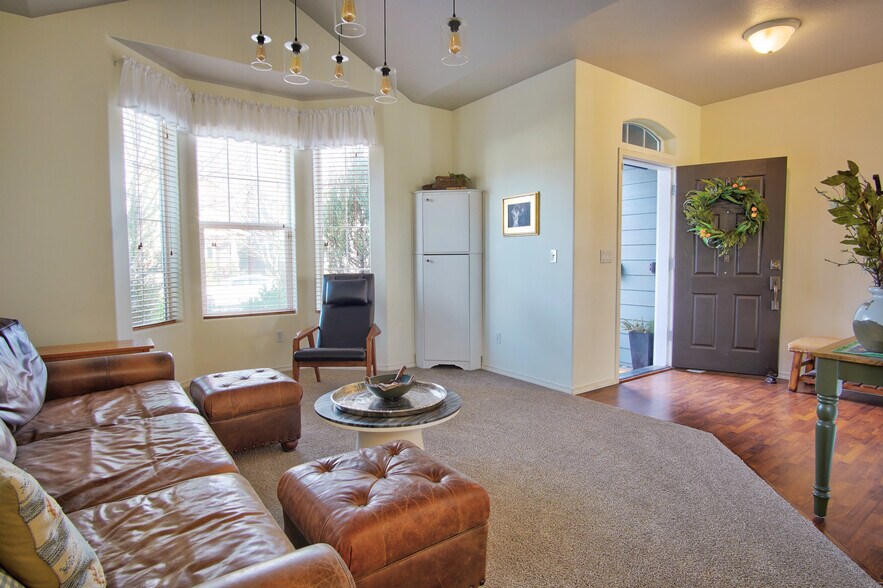 Building Photo - 2727 N Crater Ln