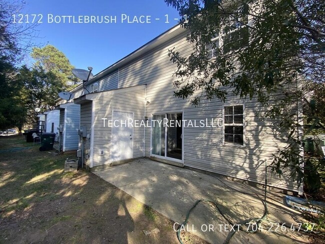Building Photo - 12172 Bottlebrush Pl