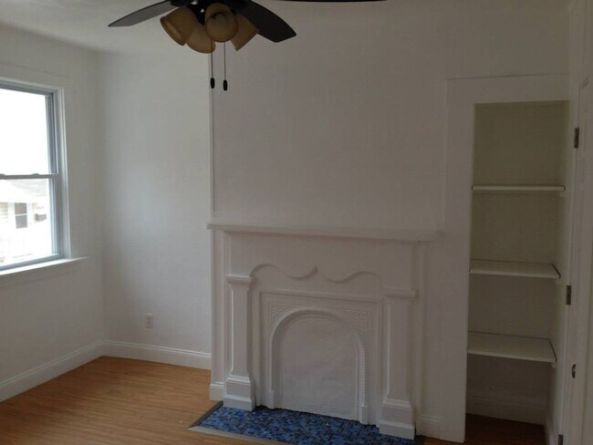 Building Photo - Elegant Modern Renovation. Stainless.Quartz.A/C.Laundry.Private Patio.