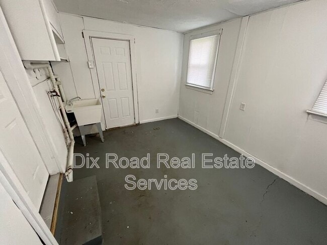 Building Photo - 648 Minor Ave