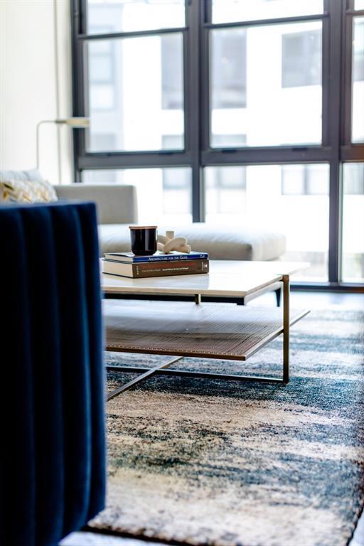 Building Photo - 800 Embassy Dr