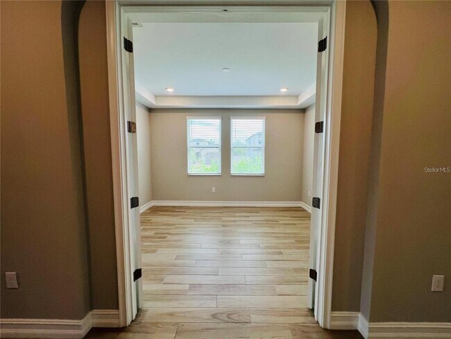 Building Photo - 4567 Tivoli Dr