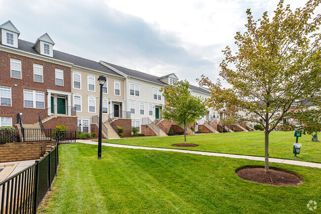 Building Photo - Townes at Village Center