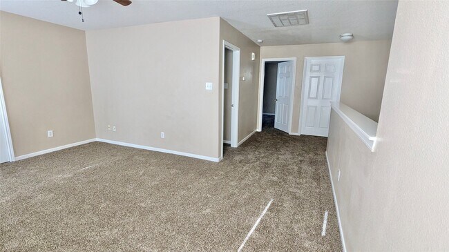 Building Photo - 15423 Fir Woods Ln