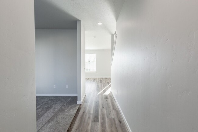 Building Photo - New 4 Bed 2.5 Bath House in Star