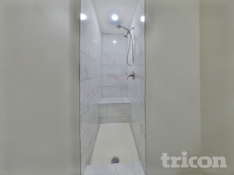 Building Photo - 1928 Canterbury St