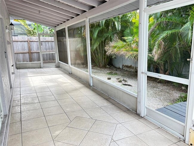 Building Photo - 2338 Tami Sola St