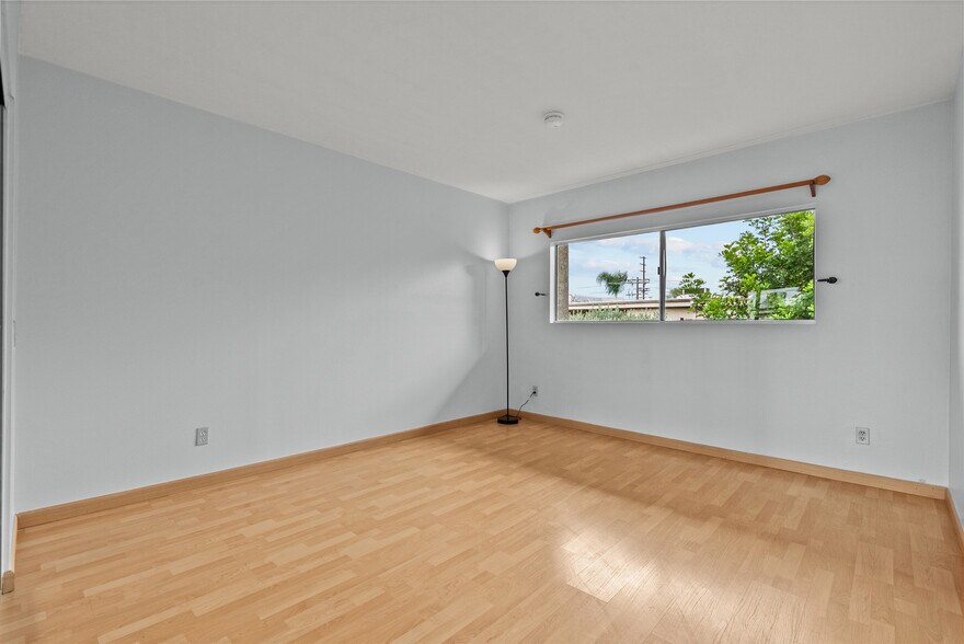 Building Photo - 5055 Coldwater Canyon Ave