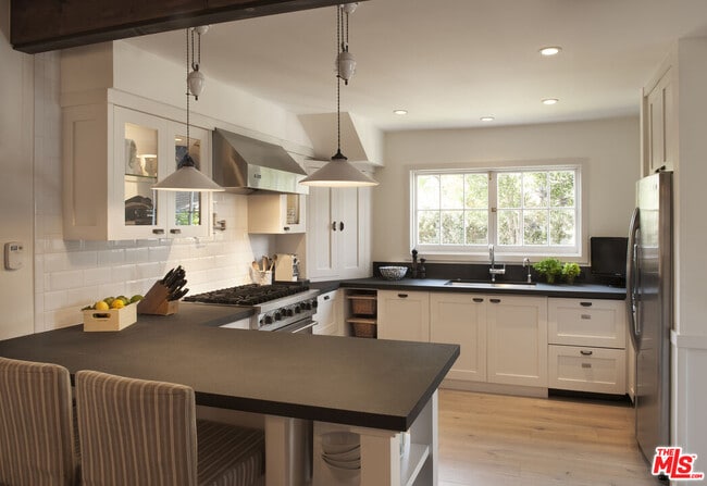 Building Photo - 51 27th Ave