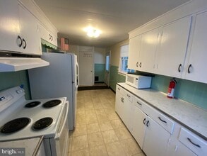 Building Photo - 1091 Benjamin Franklin Hwy