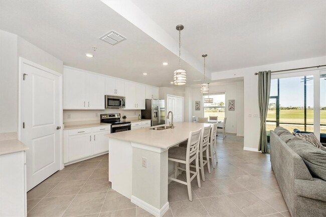 Building Photo - 12550 Galapagos Ct