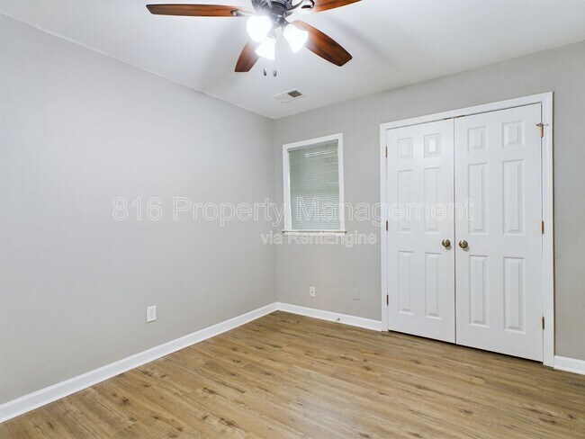 Building Photo - 3024 Flora Ave
