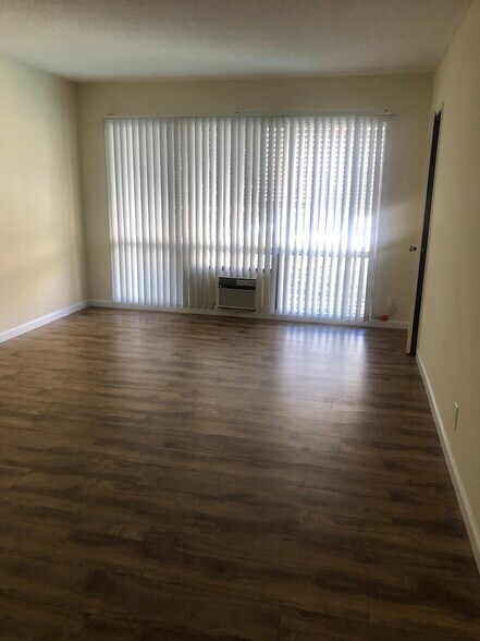Building Photo - 514 Gramercy S Pl