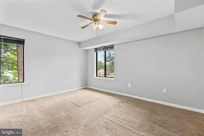 Building Photo - 9651 White Acre Rd