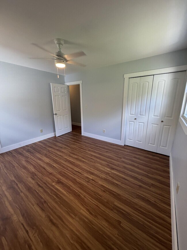Building Photo - 721 Wayland Dr