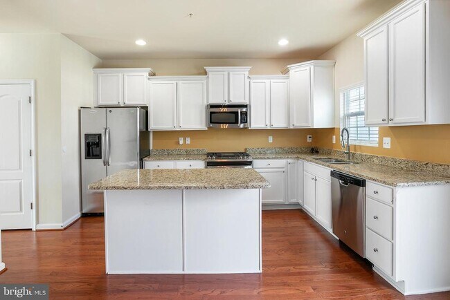 Building Photo - 2887 Falkirk Alley