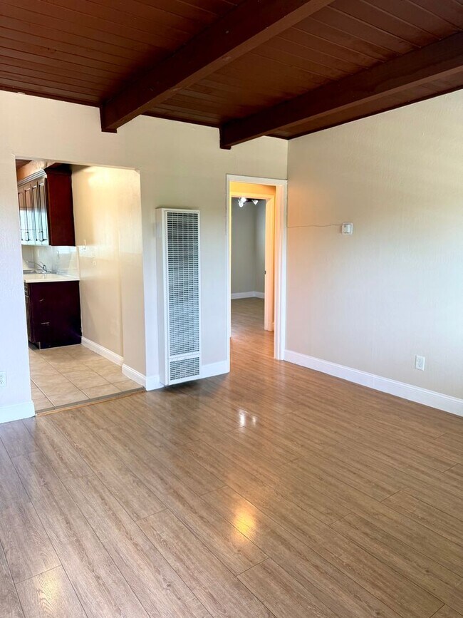 Interior Photo - Villa Fairlane