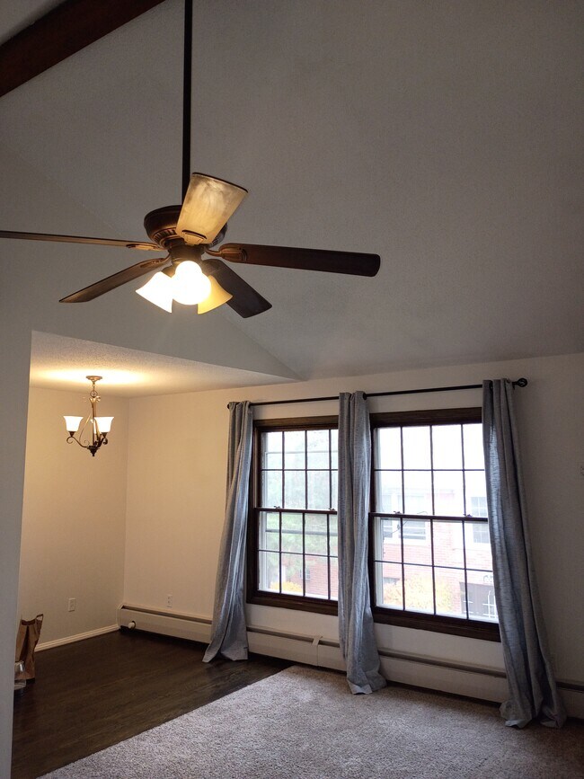 Building Photo - 806 Old Settlers Trail