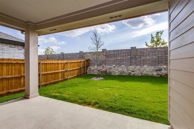 Building Photo - 6006 Alderton Dr