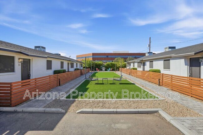 Building Photo - 4150 N 25th St