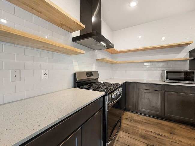 Building Photo - Newly built home with major upgrades in Br...
