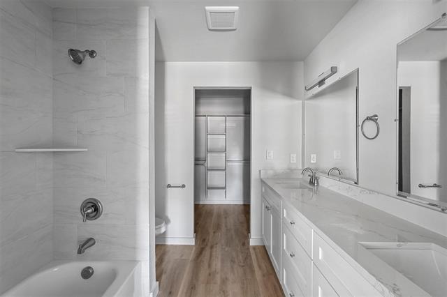 Building Photo - 413 S Willow St