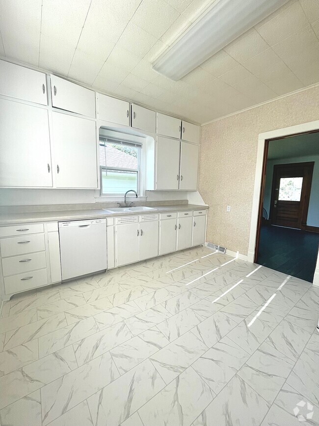 Building Photo - 1016 Duplex