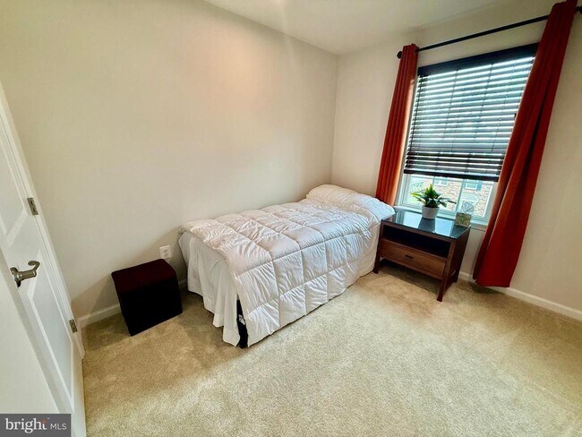 Building Photo - 70 Caswell Dr